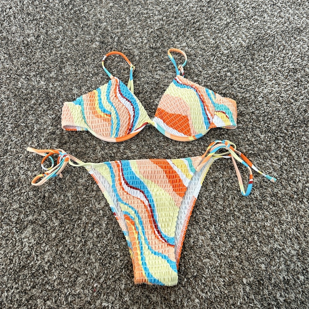 swirl patterned bikini set